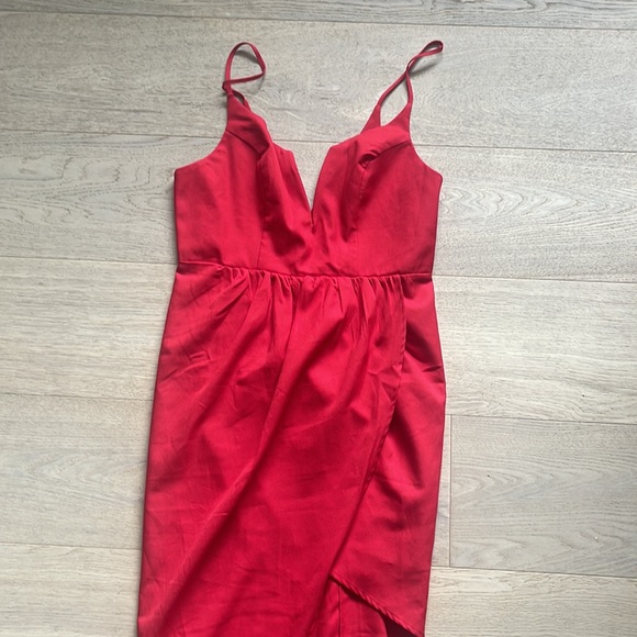 Very flattering asymmetrical red dress size 10 (medium) - Picture 2 of 3